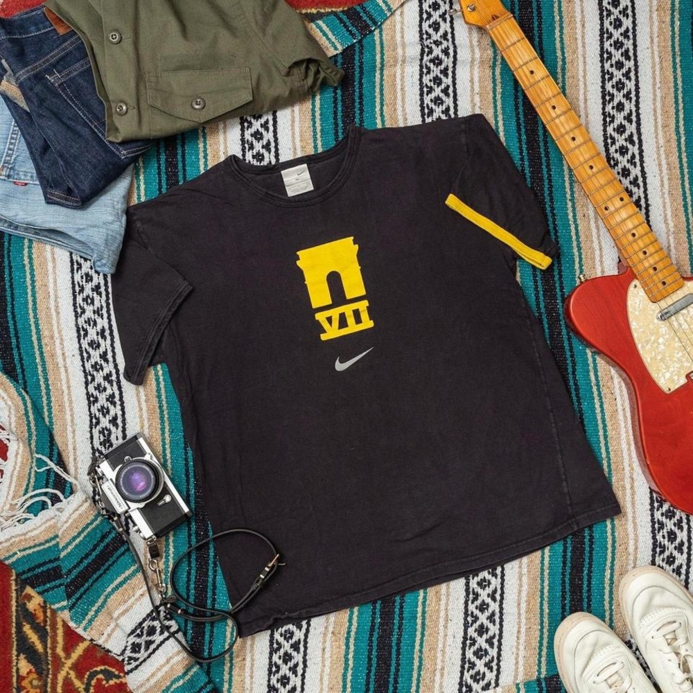 Vintage y2k Nike Tour de France Lance Armstrong ringer yellow band T-shirt.